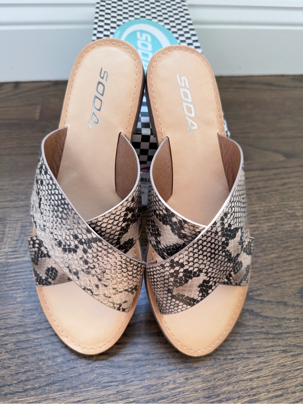 Soda Women's Snake Print Slip-On Sandals Size 7.5 NEW!